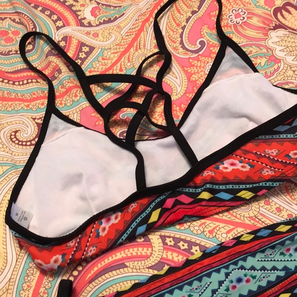 Bikini - Picture 3 of 3